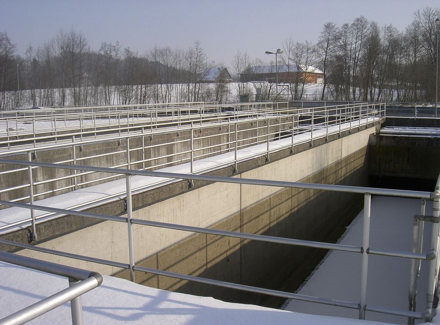 Regenbecken mit Teilfüllung